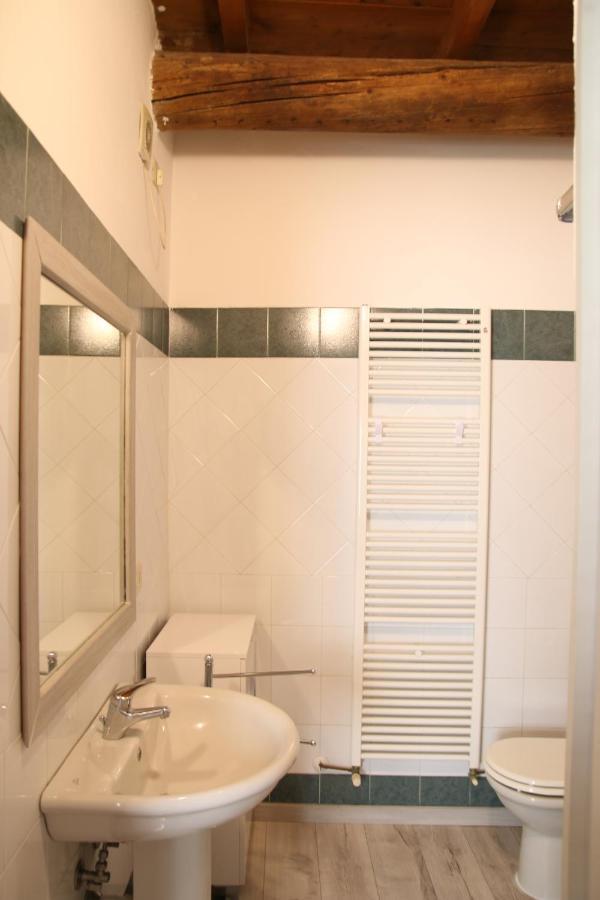 Le Vie Del Centro Apartment Ferrara Luaran gambar
