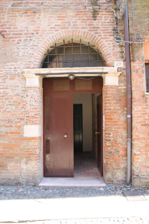 Le Vie Del Centro Apartment Ferrara Luaran gambar